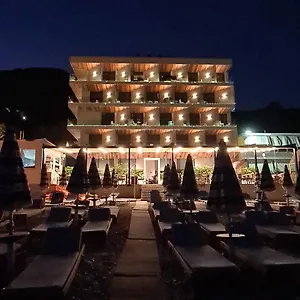 Aross Vlorë